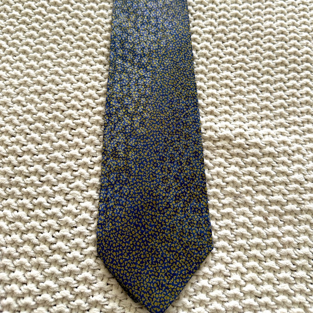 Battaglia Beverly Hills 100% silk tie